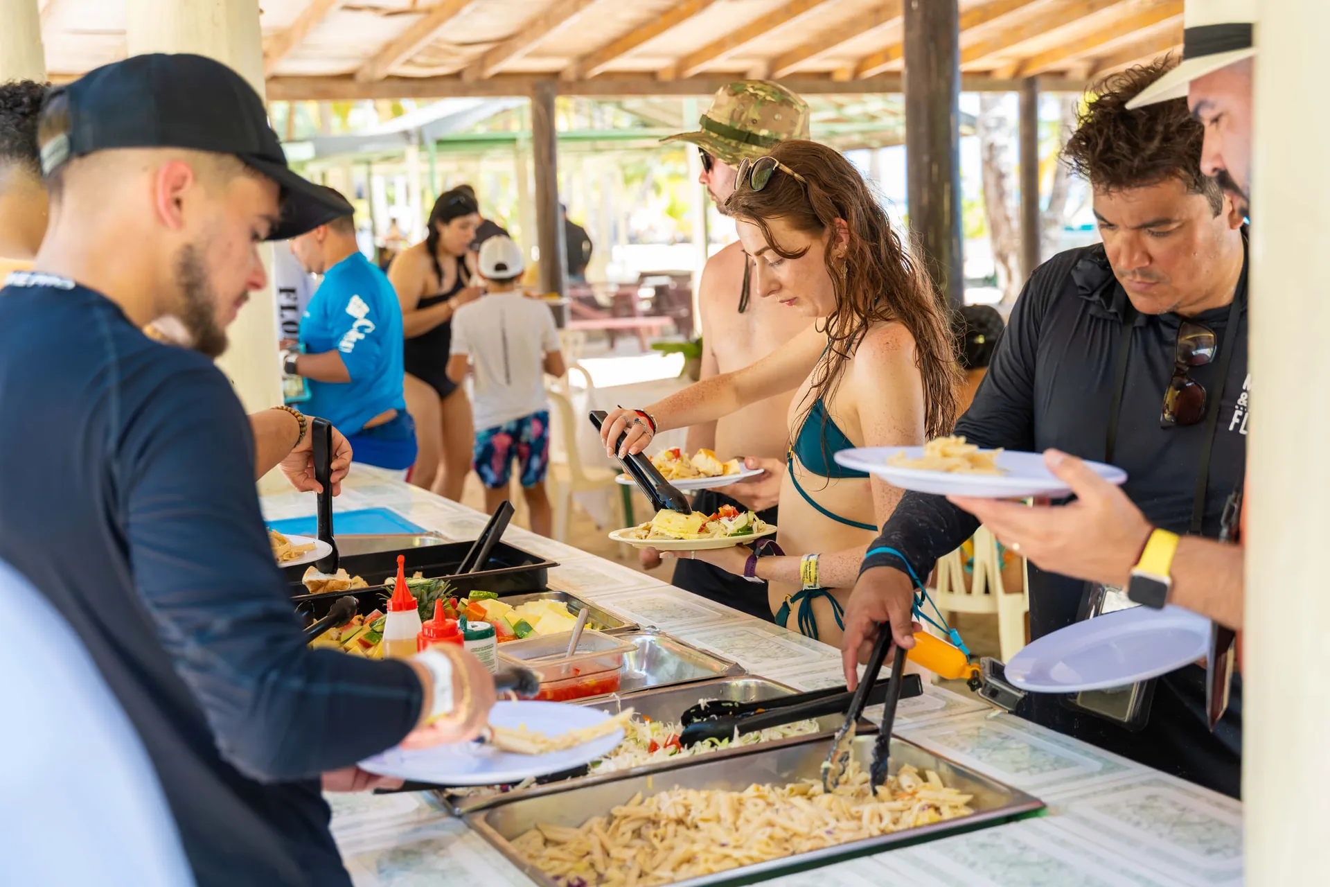 Almuerzo buffet en la playa